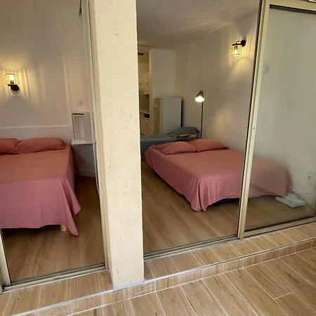 Joli De Climatise Avec Piscine Et A 6 Mn A Pied