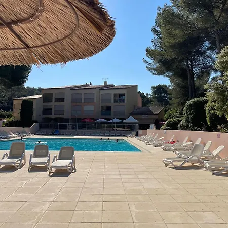 Joli De Climatise Avec Piscine Et A 6 Mn A Pied *